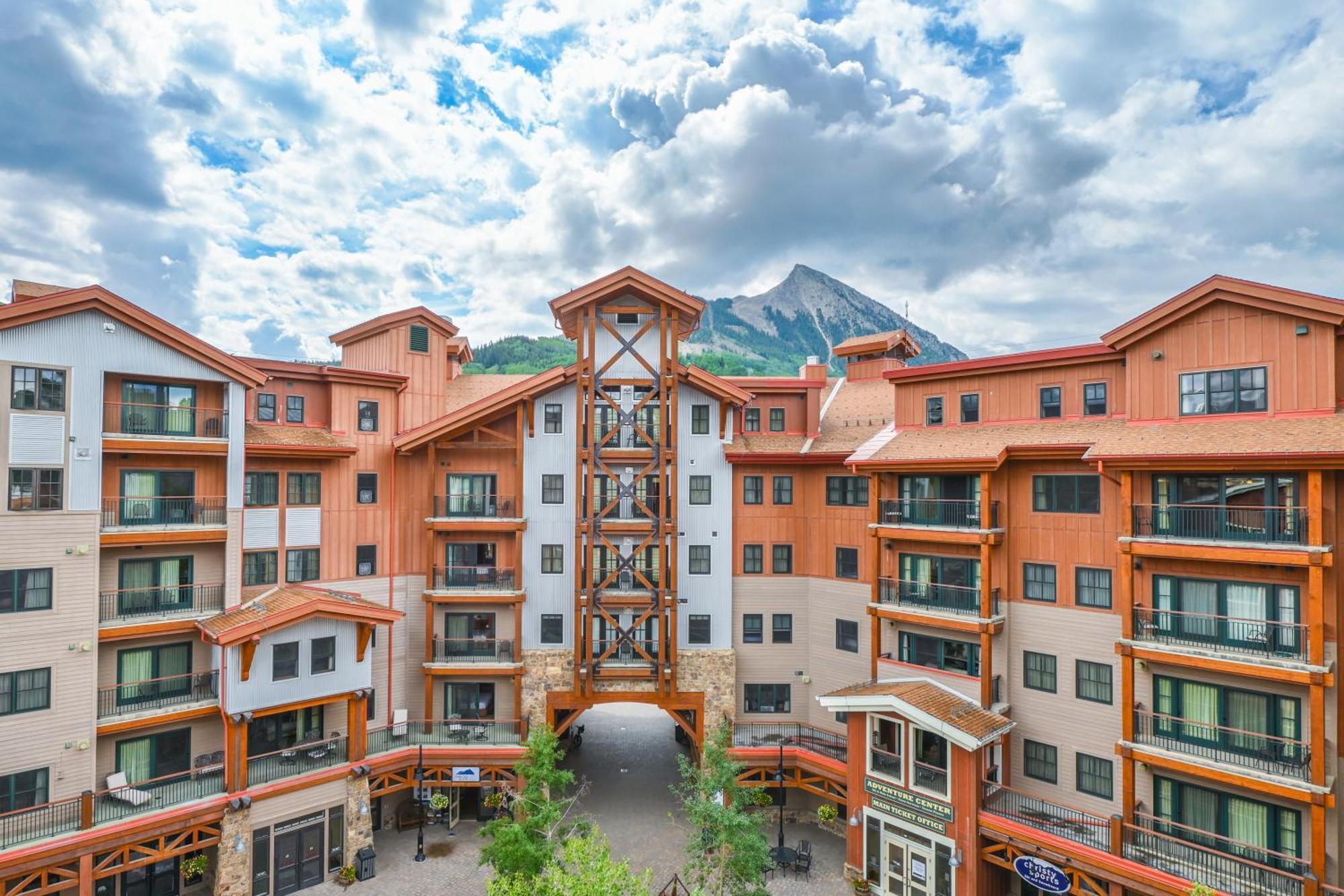 ザ ロッジ アット マウンテニア スクエア Mount Crested Butte エクステリア 写真